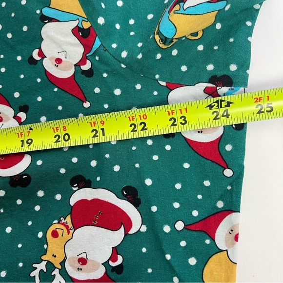 LIFE Women’s Christmas Scrub Top Sz Large Multi Color Short Sleeves Pockets - Picture 7 of 8